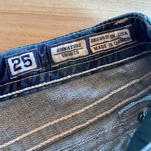 Miss Me Denim Shorts - Picture 5 of 5